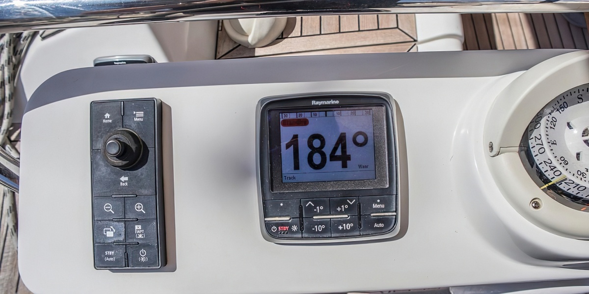 Продается парусная яхта AZUREE 41